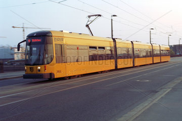 Dresden  fahrende Strassenbahn der Dresdner Verkehrsbetriebe