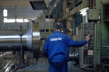 Turbinenherstellung im Kvaerner-IMGB-Werk in Bukarest  Rumaenien