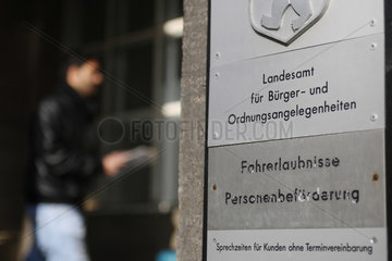Berlin  Deutschland  Eingang des Landesamtes fuer Buerger- und Ordnungsangelegenheiten