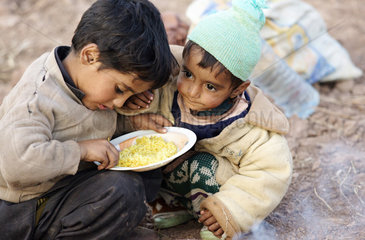 Kinder im Erdbebengebiet Muzaffarabad