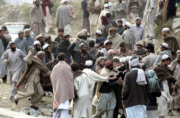 Zeltverteilung im Erdbebengebiet Pamir Allai Tal