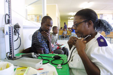 Medizinische Untersuchung von Patienten in Namibia
