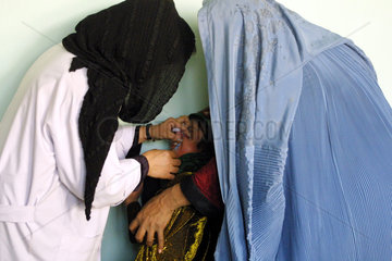 Verschleierte Patientin im Indra Gandhi Hospital  Kabul.