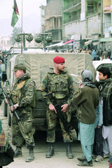 Deutsche ISAF Soldaten patrouillieren in Kabul.
