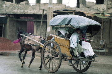 Pferdekutsche im Centrum von Kabul.