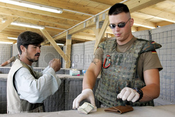 Deutsche ISAF Sicherheitskontrolle im Camp Warehouse