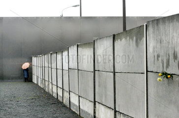 Gedenktag an der Berliner Mauer-Gedenkstaette