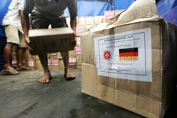 Hilfsguetertransport fuer Banda Aceh