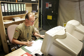 Bundeswehr  Buerodienst im Camp Warehouse  Kabul