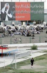 Kabuler Fussballstadion mit dem Konterfei von Karsai