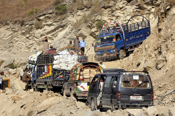 Bergstrasse im Erdbebengebiet Pamir Allai Tal