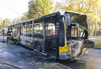ausgebranter BVG Bus