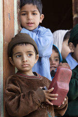 Kinder im Erdbebengebiet Pakistan