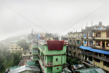 Dharamsala im Nebel