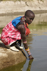 Alltagsleben der Massai in der Savanne