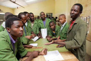 Ausbildung fuer ehemalige Kindersoldaten aus dem Sued-Sudan