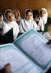 Schulunterricht im Erdbebengebiet Pakistan