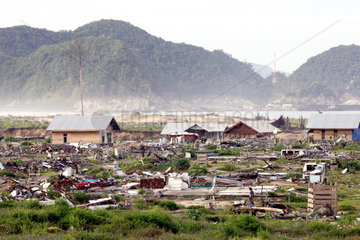 Wiederaufbau des vom Tsunami zerstoerten Dorfes Lhoknga