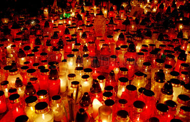 Totenlichter fuer d. verstorbenen Papst Paul Johannes II