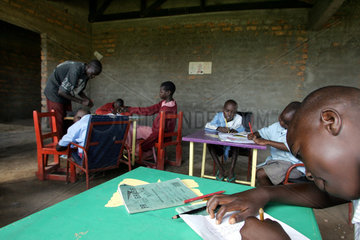 Kenia  Unterricht in der Missionsstation Nyabondo