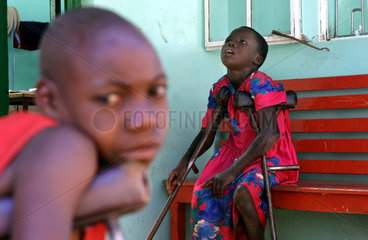 Kenia  koerperlich sowie geistig Behinderte leben in der Missionsstation Nyabondo