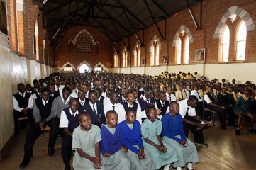 Kenia  Katholischer Gottesdienst in einer Kirche der Missionsstation Nyabondo