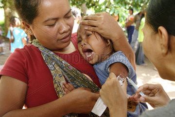 Impfkampagne bei Erdbebenopfern  Java