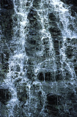 Ein Wasserfall in Schottland