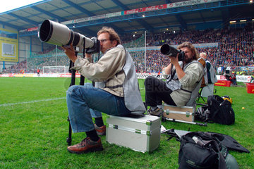 Bielefeld  Sportfotografen beim Fussball-Bundesligaspiel