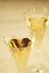 2 Champagnerglaeser