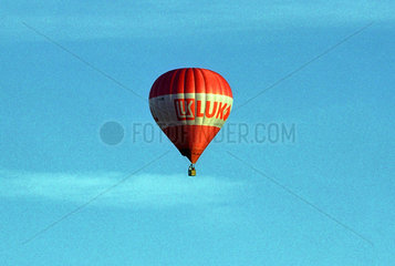 Heissluftballon mit LUKoil-Werbung  Kaliningrad  Russland