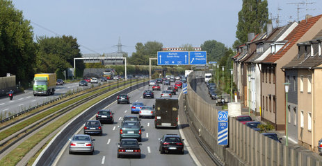 Berufsverkehr auf der A40 in Essen