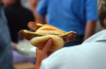 Bratwurst im Broetchen