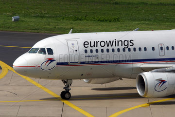 Duesseldorfer Flughafen  EUROWINGS Flugzeug