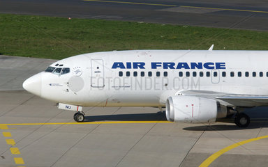 AIR FRANCE Flugzeug am Duesseldorfer Flughafen