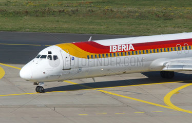 IBERIA Flugzeug am Duesseldorfer Flughafen
