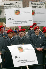 Die Bundeswehr demonstriert beim SPD Bundesparteitag in Bochum