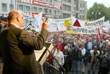 Redner Klaus Zwickel auf der DGB-Kundgebung in Bochum