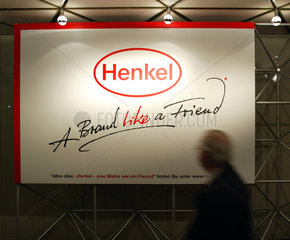 Werbeplakat auf der Hauptversammlung der Henkel KGaA