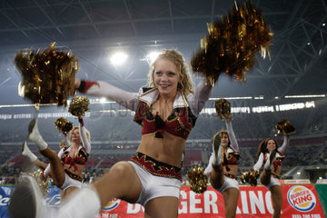 Cheerleader beim American Football in Duesseldorf