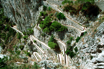 Capri  die Via Krupp mit seinen Serpentinen