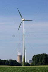 Windrad und Kohlekraftwerk in Dortmund