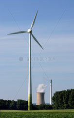 Windrad und Kohlekraftwerk in Dortmund