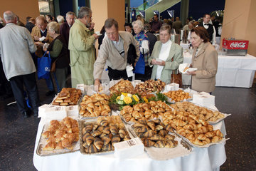 Fruehstuecksbuffet auf der Hauptversammlung der HOCHTIEF AG
