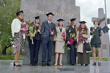 Uni-Studenten nach dem Absolutorium in Poznan  Polen