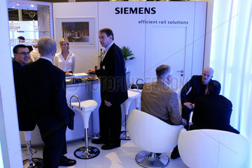 Siemens Messestand auf der Messe Railtec