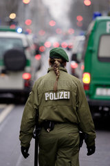 Polizistin  Demonstration der Gewerkschaft der Polizei  Duesseldorf