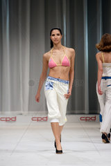Modemesse CPD in Duesseldorf  CATWALK WITH BALL