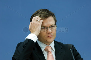 Berlin  Carsten Schneider zum Thema Bundeshaushalt 2008 und Nachtragshaushalt 2007