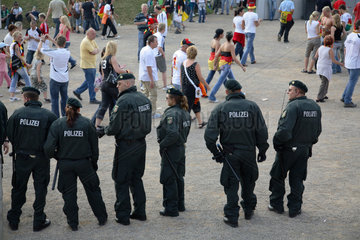 Gelsenkirchen  Polizei auf dem Fan Fest FIFA WM 2006